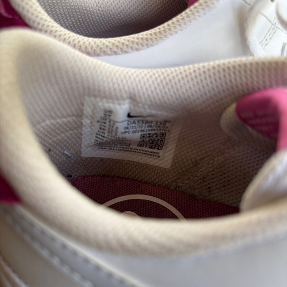 Nike Court Legacy White Pink Trim Sneakers Women's Youth Size 5Y - Picture 3 of 5